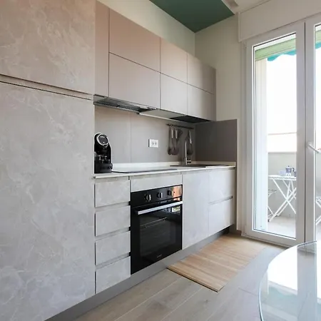 Apartment Elegante A 300 M Dalla Metro Zara