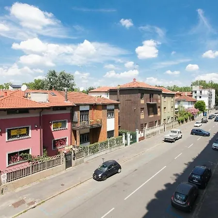 Apartment Elegante A 300 M Dalla Metro Zara Milan